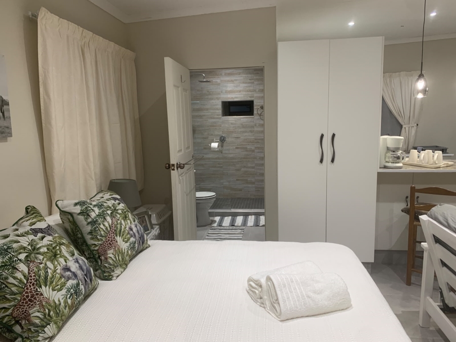 5 Bedroom Property for Sale in Fraaiuitsig Western Cape